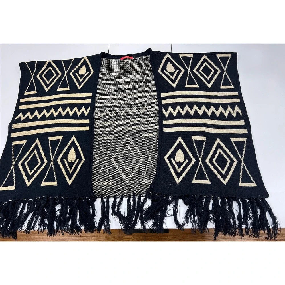 Passion 4 Fashion Blue Black Tan Blanket Shawl/Covering With Fringe